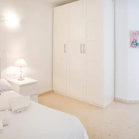 Apartamento Bajo En Primera Linea - Cala Del Moral, Urbanizacion Calaflores La Cala Del Moral