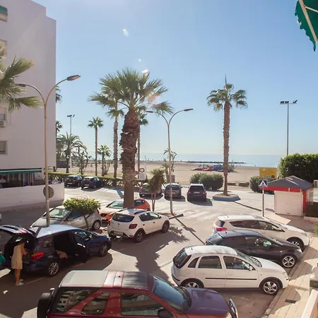 Apartamento Bajo En Primera Linea - Cala Del Moral, Urbanizacion Calaflores